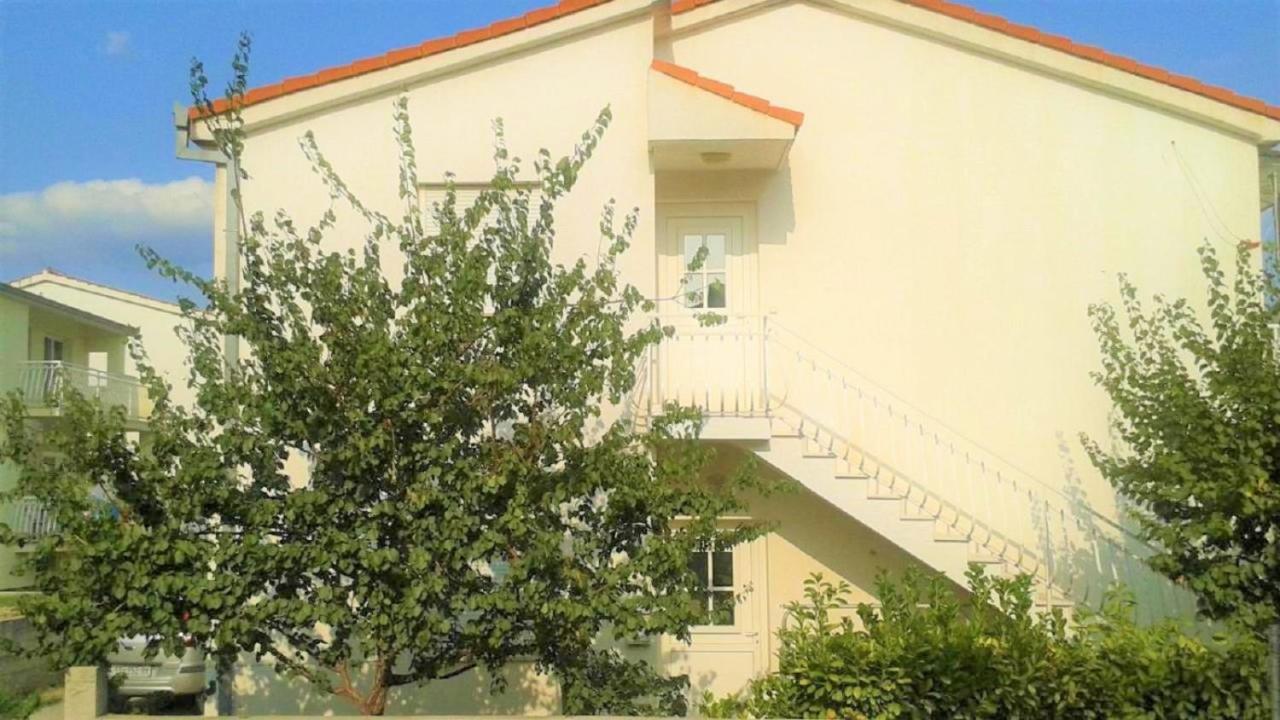 Jere Apartment Каштела Экстерьер фото